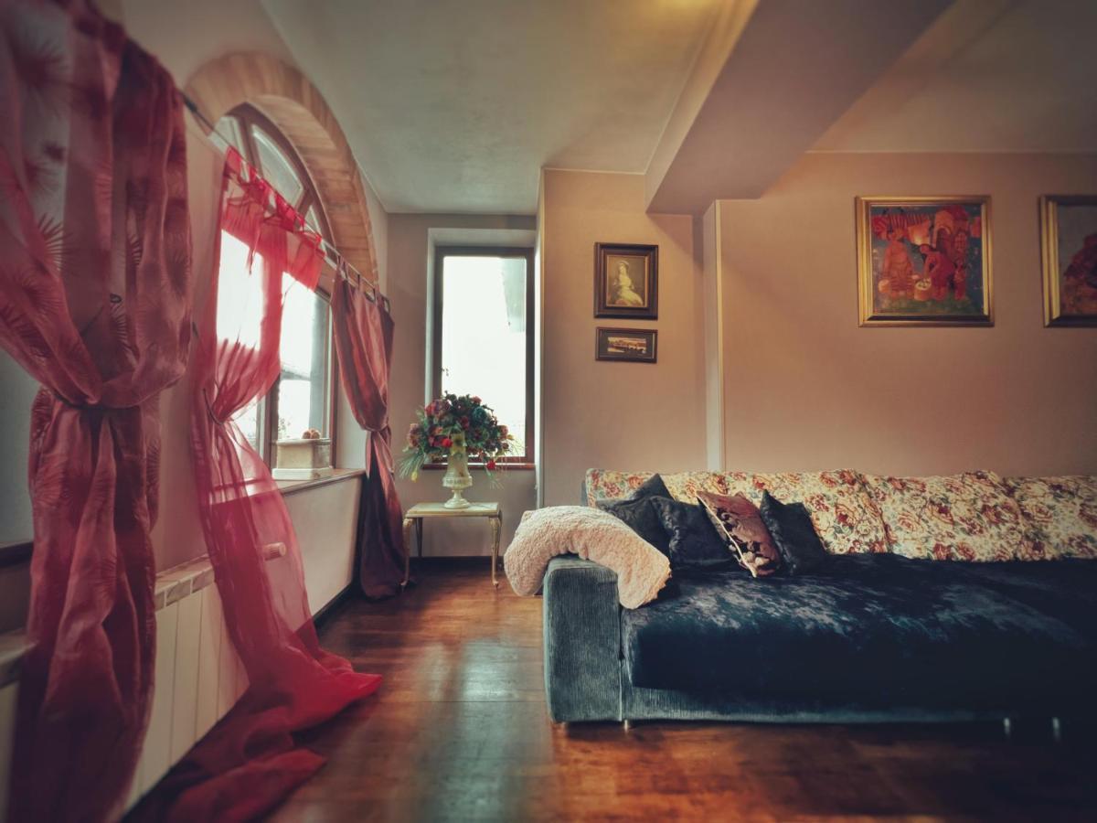 Тhe Bohemian Lodge-Entire House With Sauna Veliko Tŭrnovo Exterior foto